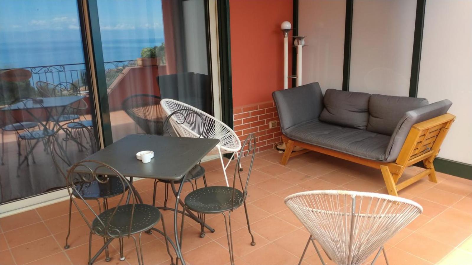 Villa Vittorio - Splendid Panoramic Sea View Terrace タオルミーナ エクステリア 写真